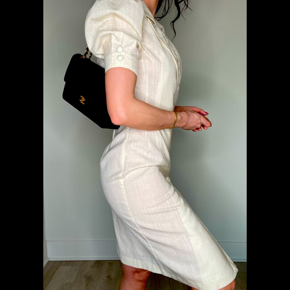 VINTAGE 80’s button down cream/Vanilla colour linen new condition Size 4 dress